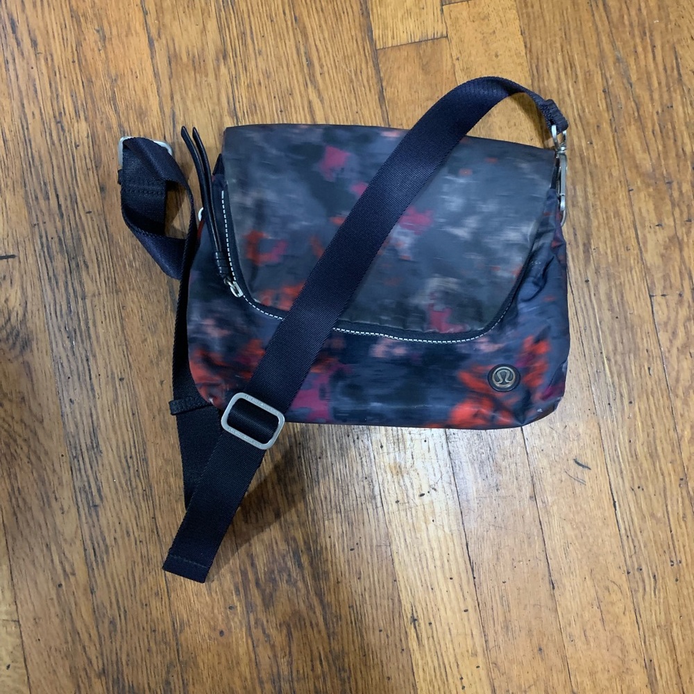 Lululemon crossbody bag